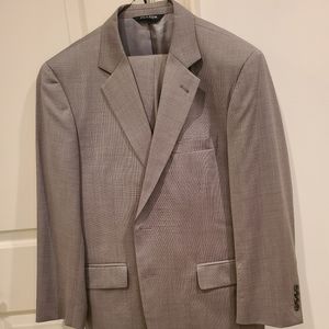 Men's Grey Jo's A Bank Suit size 40